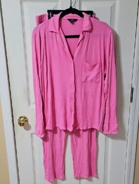 ⭐🆕Bubble Gum Pink Ribbed Women's Pajama Set